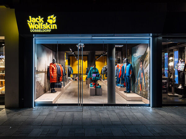 kubus Identiteit Praktisch JACK WOLFSKIN STORE: Düsseldorf, Mittelstraße 20 – JACK WOLFSKIN