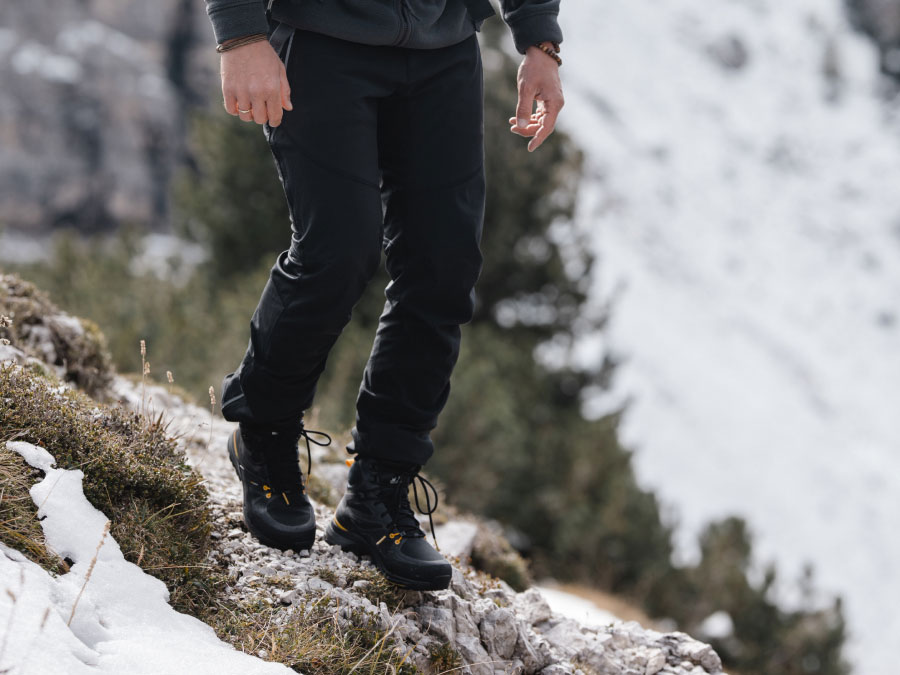 Bergschoenen in gebruik op de top